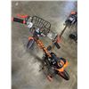 Image 2 : BLACK AND ORANGE KIDS BIKE