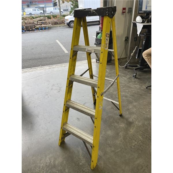 FIBERGLASS A-FRAME 5FT LADDER, ONE FOOT IS MISSING CAP