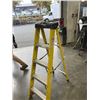 Image 3 : FIBERGLASS A-FRAME 5FT LADDER, ONE FOOT IS MISSING CAP