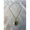 Image 2 : VINTAGE GOLD PLATED W/ LARGE GREEN FACETED CRYSTAL GLASS STONE PENDANT W/ CHAIN NECKLACE