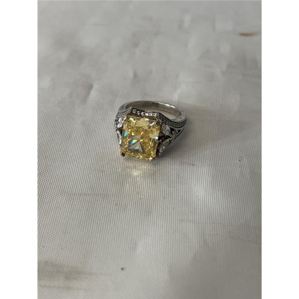 OUTSTANDING STERLING SILVER LARGE RING W/ TOPAZ QUARTZ AND CZ RING MARKED S925, SIZE 6.5