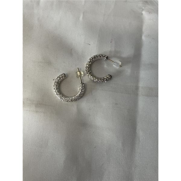 PAIR OF CRYSTAL RHINESTONES HOOP EARRINGS 14K GOLD STUDS, MARKED 14K