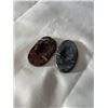 Image 1 : 2 AGATE WORRY STONES, BLACK AND RED