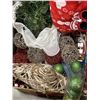 Image 3 : BOX OF CHRISTMAS DECOR