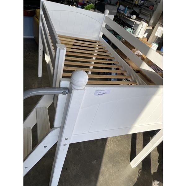 WHITE SINGLE SIZE LOFT BED