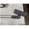 Image 3 : DYSON V7 ADVANCED CORDLESS STICK VACUUM - TESTED WORKING