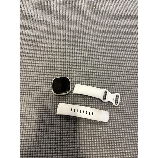 FITBIT VERSA 3 SMARTWATCH - TESTED WORKING