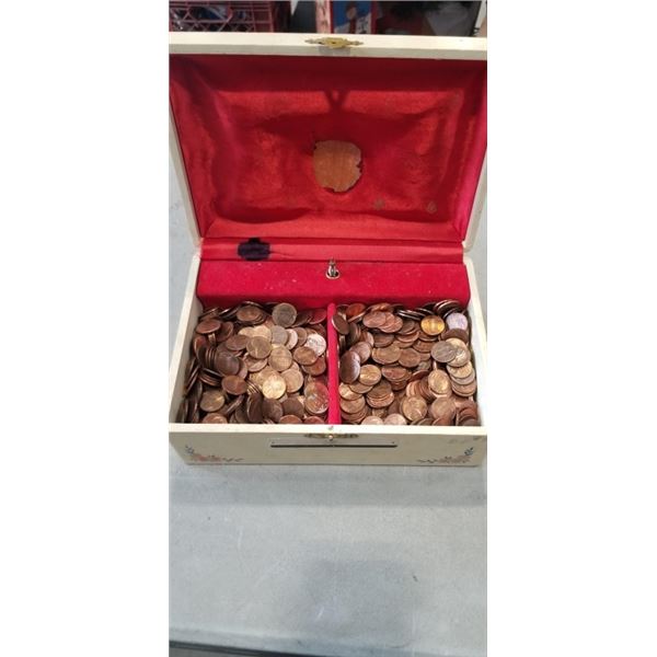 JEWELERY CASE FULL OF US AND CANADIAN PENNIES