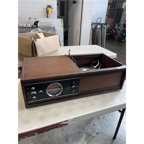 DOMINION ELECTROHOME GARROLD RECORD PLAYER
