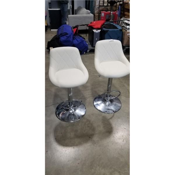 PAIR OF WHITE TUFTED ADJUSTABLE HEIGHT BAR STOOLS