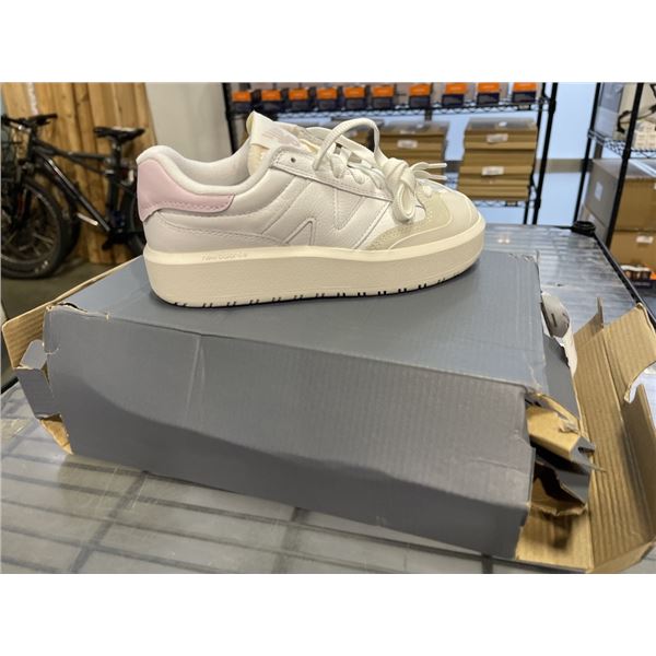 NEW NEW BALANCE CT302 WHITE PURPLE SHOES SIZE LADIES 7 MENS 5.5