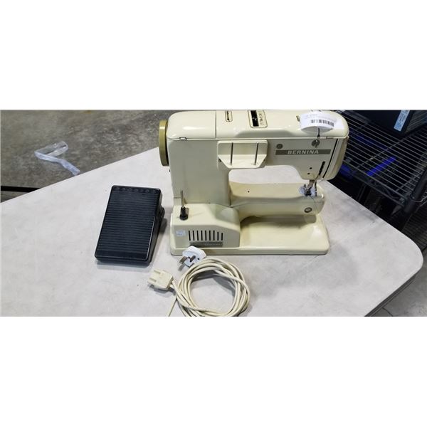 VINTAGE BERNINA SEWING MACHINE, WITH PEDAL