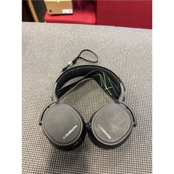 STEELSERIES ARCTIS 9X (SERIES X) GAMING HEADSET - TESTED WORKING