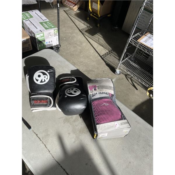 2 SETS OF BOXING GLOVES