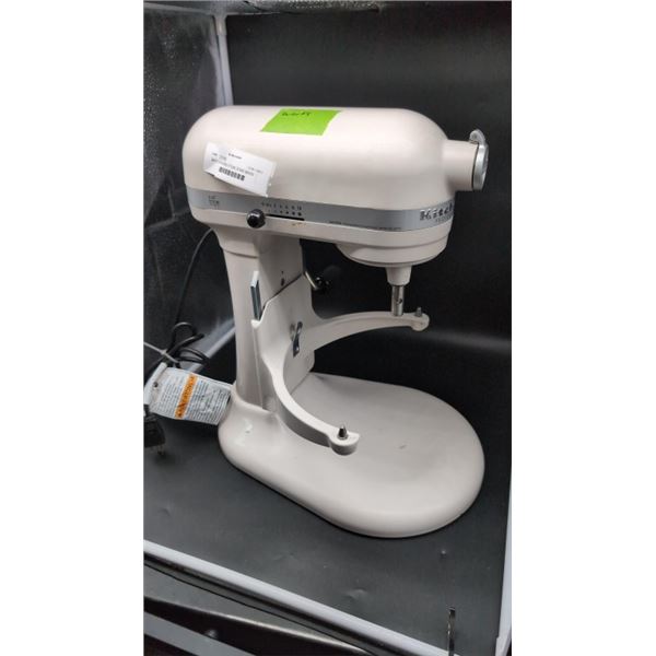 WHITE KITCHENAID LIFT BOWL STAND MIXER 575W WORKING NO BOWL