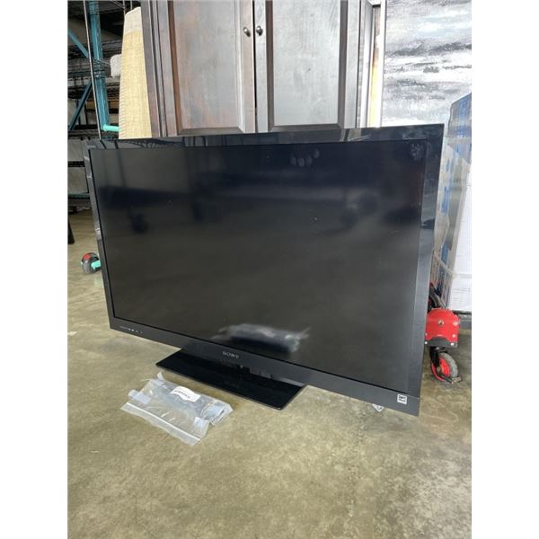 SONY 46 INCH LCD TV WITH REMOTE, WORKING