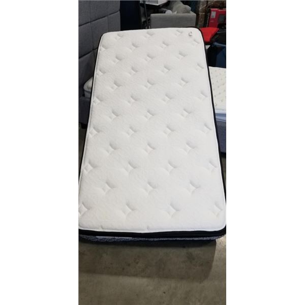 AS NEW KINGSDOWN SINGLE SIZE PRESLEY MATTRESS
