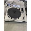 Image 1 : VINTAGE TECHNICS SL-D202 TURNTABLE, TESTED WORKING