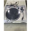 Image 2 : VINTAGE TECHNICS SL-D202 TURNTABLE, TESTED WORKING