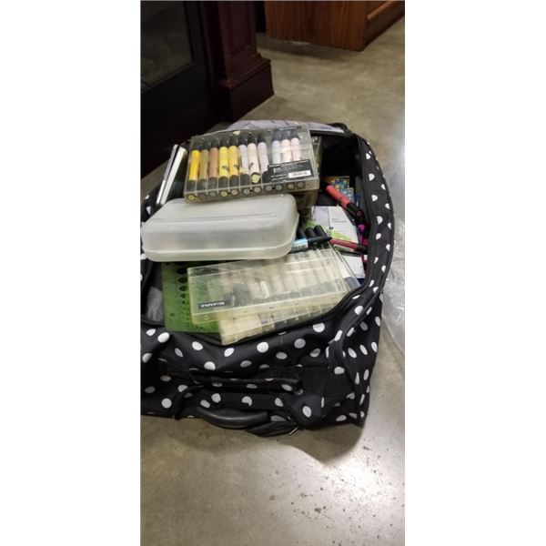 GIRLS SUITCASE FULL OF ART SUPPLIES