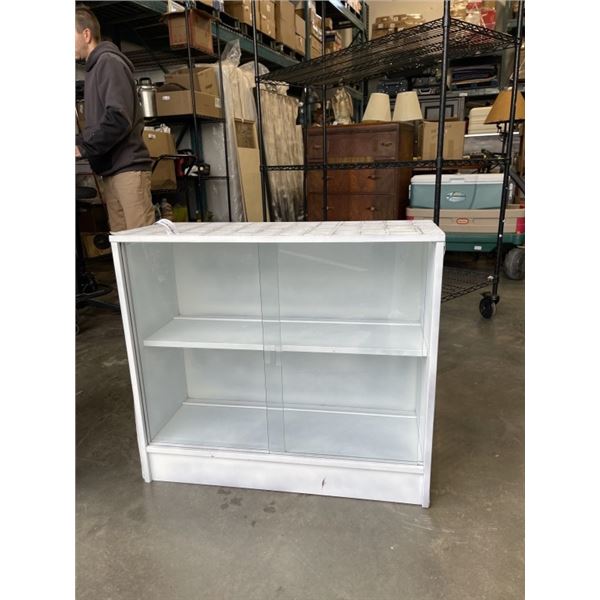 SLIDING GLASS DOOR CABINET