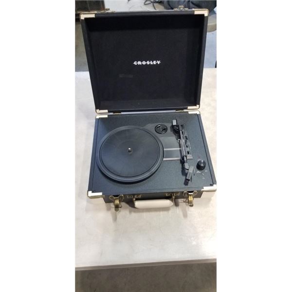 CROSLEY EXECUTIVE EDITION SUITCASE RECORD PLAYER, 170 VALUE, BLACK AND CREAM, NO POWER CORD