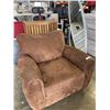 Image 1 : BROWN OVERSIZE ARM CHAIR