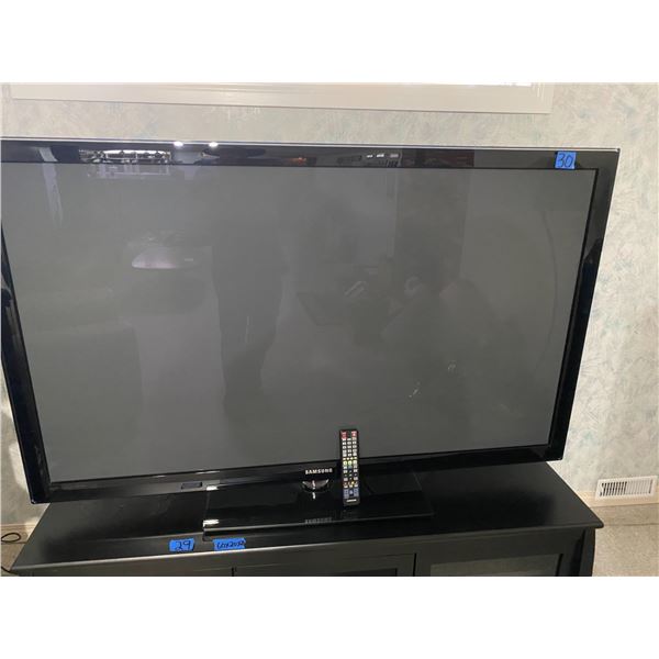 Samsung brand plasma TV 1080P, 2010 - 63 inch with remote
