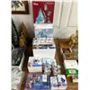 Image 1 : 12-Dept. 56 Disney Frozen Accessory - 12 X $