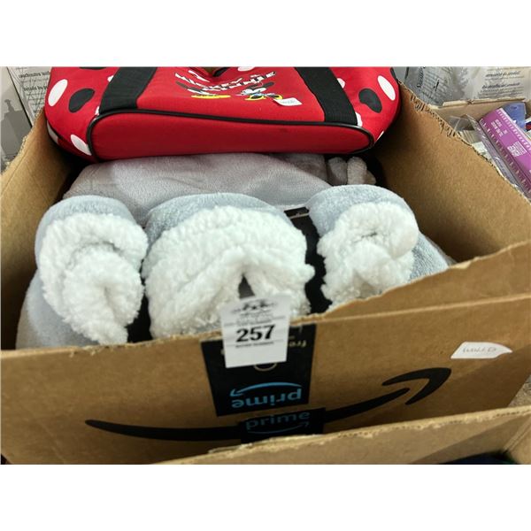 Mickey/Minnie Cooler Bag, New Throws