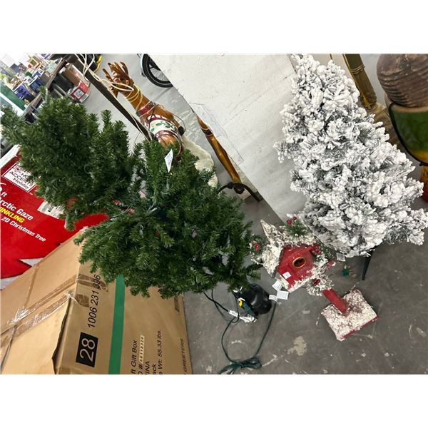 Holiday Trees w/Bird House Décor