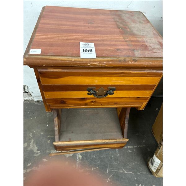 Wooden End Table w/Drawer
