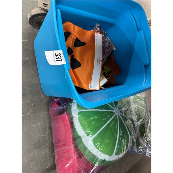 Line Cut Pillows, Halloween Décor