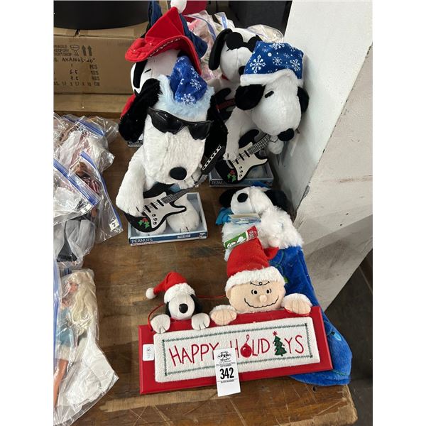 Snoopy/Peanuts Dancing/Singing Plush Toys/Stockings/Christmas Décor