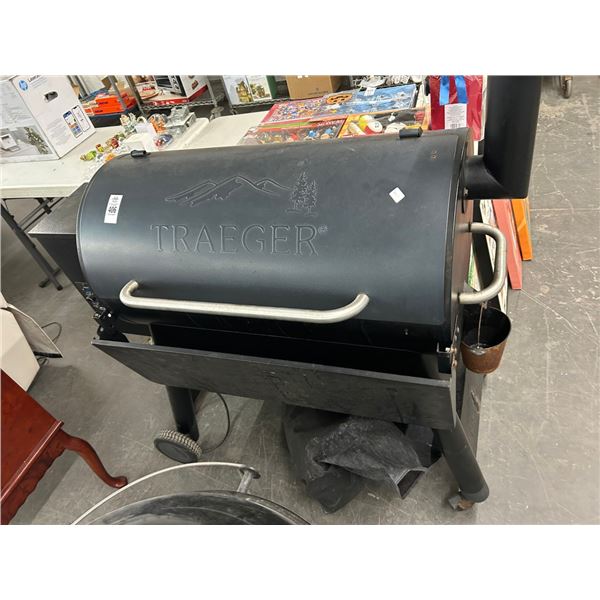 Tragger Smoker w/Cover