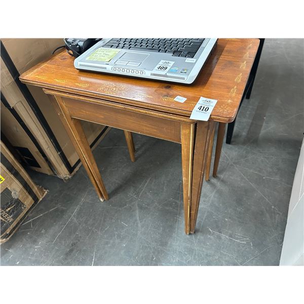 Leaf Motif Old Nesting Table - Set of 2