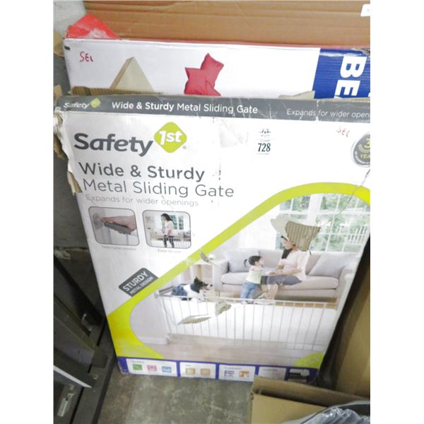 Middle Sliding Gate, Cornhole Set