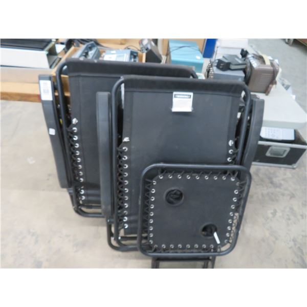 Folding Lounge Chairs 2 w/End Table