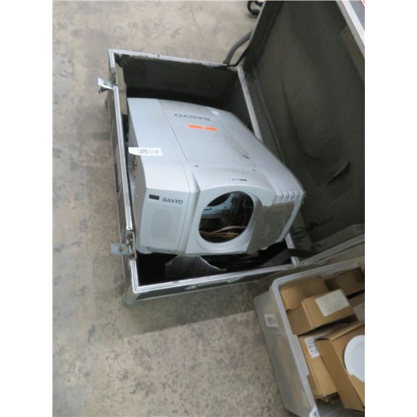 Sanyo Large Projector w/Transport Case
