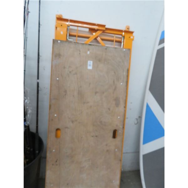 Yellow Scaffolding Set w/Catwalk