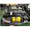 Image 1 : Invetec Self Adjusting Laser Level w/Tripod Kit