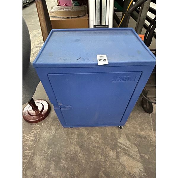 Tool Source Plastic Rolling Cabinet