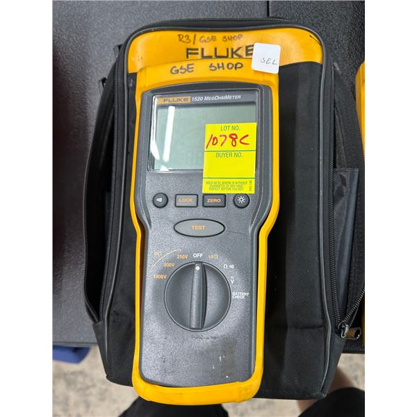 Fluke 1520 Megohm Meter w/Case/Leads