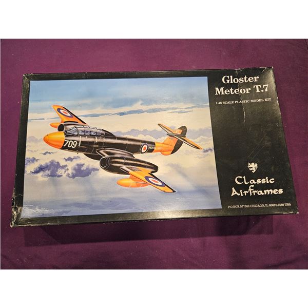 CLASSIC AIRFRAMESGloster Meteor T7