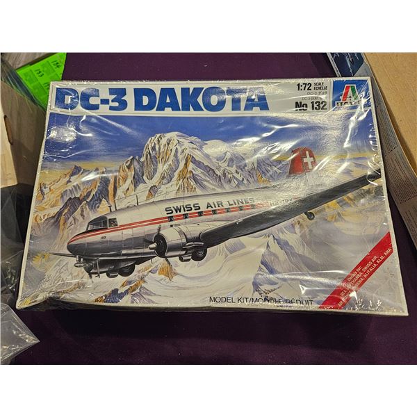 ITALERI DC-3 Dakota