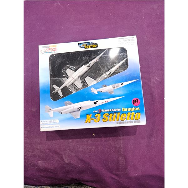 DRAGON WINGS X-3 Stiletto