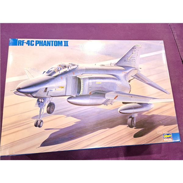 HASEGAWA RF-4C Phantom II