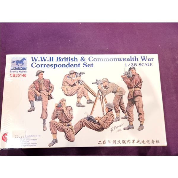 BRONCO WW2 War Correspondenet Set