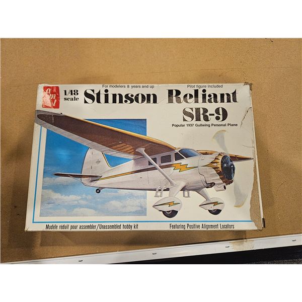 AMT Stinson Reliant SR-9