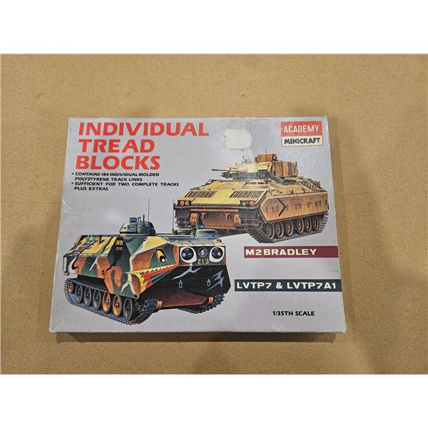 ACADEMY MINICRAFT Individual TreadBlocks